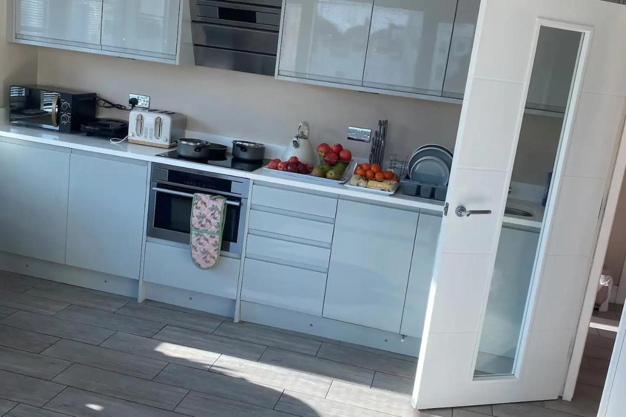 Beautiful Apartment Very Close To The Beach Hove Exterior foto